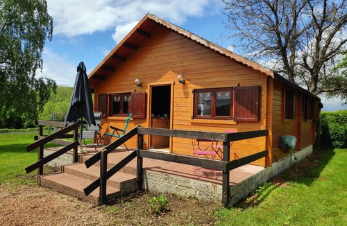 Saint-Leger-de-Fougeret Ski Chalet | Chalet des Michots