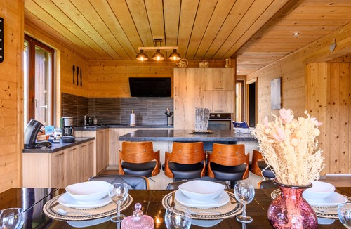 Saint-Maurice-sur-Moselle Ski Chalet | Chalet 'Le Brusyna' with Mountain View, Whirlpool, Private Terrace and Wi-Fi