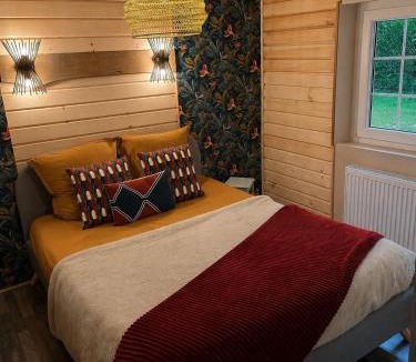 Deneuvre Ski Chalet | Chalet - gîte avec étang