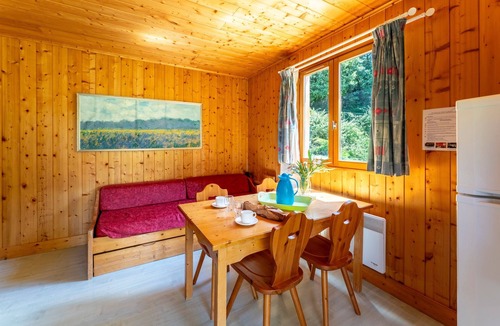 Mirabel-aux-Baronnies Ski Chalet | Chalet 'Gite Sariette' with Shared Pool, Private Terrace and Wi-Fi