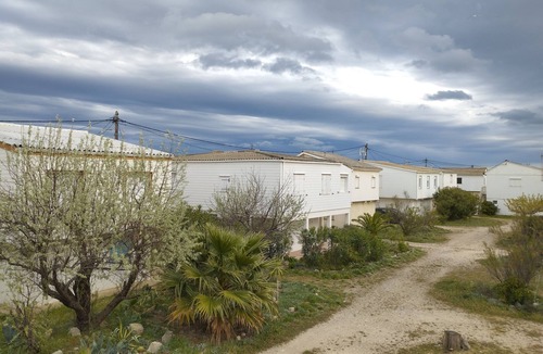 Gruissan Plage Ski Chalet | CHALET - Gruissan plage, 200 m from the sea, calm and relaxing