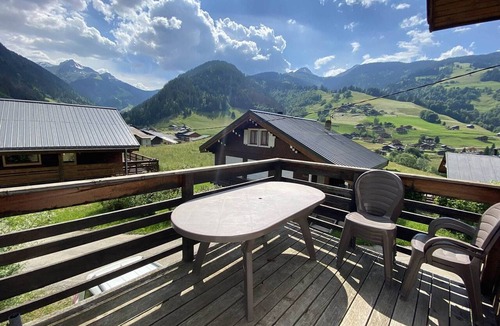 Beaufort Ski Chalet | Chalet in village center, pets welcome - 6 guests