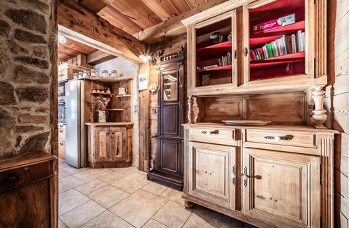 Chatel Ski Chalet | Chalet 'La Ferme De La Vora' with Mountain View, Private Terrace and Wi-Fi