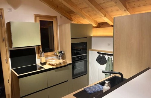 Great Alpine Road Ski Chalet | Chalet La Tarrine à Montmagny