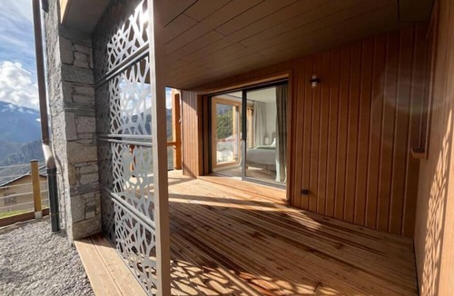 Great Alpine Road Ski Chalet | Chalet La Tarrine à Montmagny