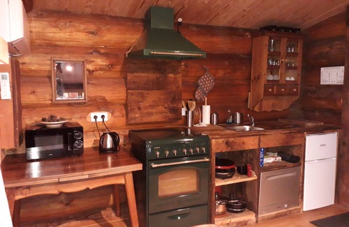 Collonges-sous-Saleve Cabin | Chalet 'Les 13 Arbres' with Mountain View, Wi-Fi and Air Conditioning