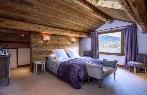 Les Allues Ski Chalet | Chalet Le Houx, Delightful chalet in the heart of the Village