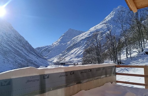 Bonneval-sur-Arc Ski Chalet | Chalet le Mont Seti at 1800 m altitude, 2 steps from the ski slopes!