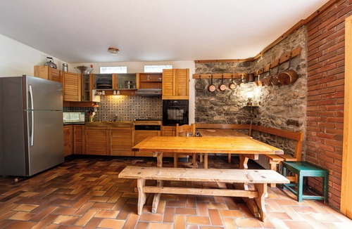 Celliers Ski Chalet | Chalet 'Maison Du Cloz' with Mountain View and Balcony