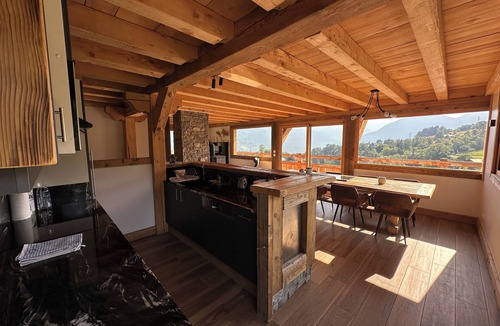 Combloux Ski Chalet | Chalet Mont Blanc view with outdoor jacuzzi