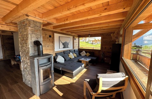 Combloux Ski Chalet | Chalet Mont Blanc view with outdoor jacuzzi