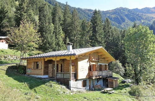 Beaufort Ski Chalet | Chalet Nature, Pistes en Hiver & Alpages en Été, pour 14 Pers., Cheminée, Wifi, Balcons & Terrasse