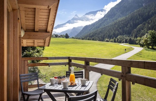 Nancroit Ski Chalet | Chalet over 2 floors with mountain views
