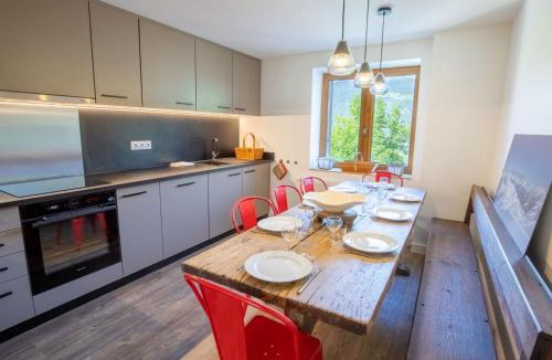 Les Allues Ski Chalet | Chalet rénové et calme avec cheminée et parking couvert - FR-1-688-17