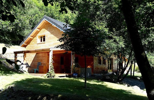 Corancy Ski Chalet | Chalet * sleeps 6/8 on Lac de Pannecière, near Chaumard