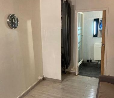 Villejuif Ski Chalet | Chalet studio jardin métro ligne 7