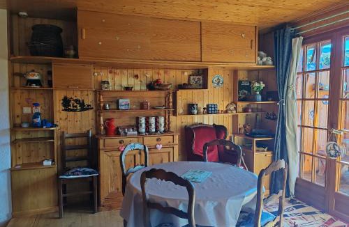 Laveissiere Ski Chalet | Chalet Vététiste