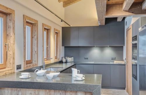Val-d'Isere Ski Chalet | Chalet Val-d'Isère with 5 spacious bedrooms
