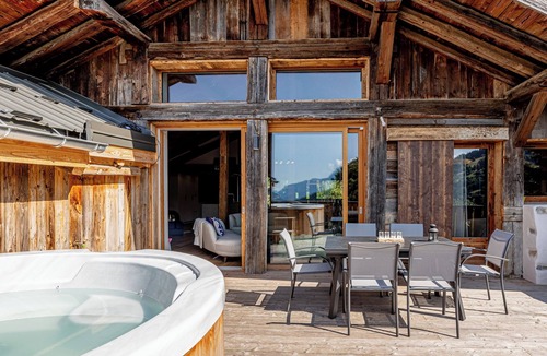 Saint-Nicolas-de-Veroce Ski Chalet | ChaletCelestin luxury chalet & spa in front of Mont-Blanc - 5min from chair lift