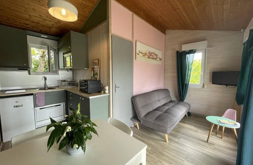 Pierrefitte-sur-Loire Cottage | Chalets with terrace, linen included in Pierrefitte-sur-Loire