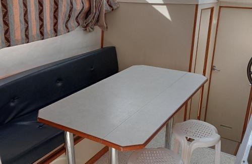 Chatillon en Bazois Boat Rental | Chaleureux Bateau Stationnaire pour 5 pers. - API-1-46-17