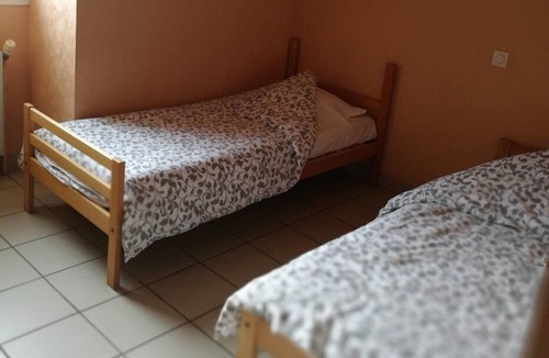 Pailherols House | Chambre 6-Twin room-Private Bathroom-Standard-Garden view