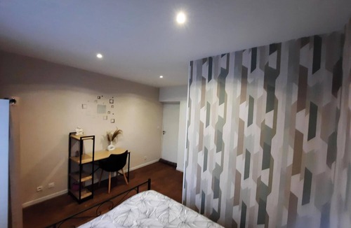 Vesoul Bed & Breakfast | Chambre Avec Salle de Bain 2. Idéale Pour un Séjour Économique Tout Confort