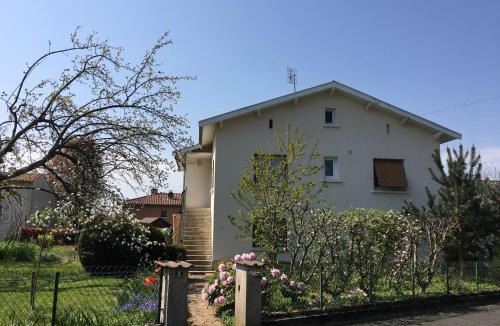 Charnay-les-Macon House | Chambre avec vue sur jardin