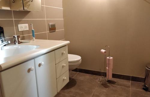 Saint-Denis-les-Bourg Bed & Breakfast | Chambre Chaleureuse chez l'habitant