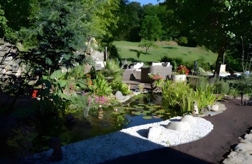 Jaujac Bed & Breakfast | Chambre confortable avec piscine