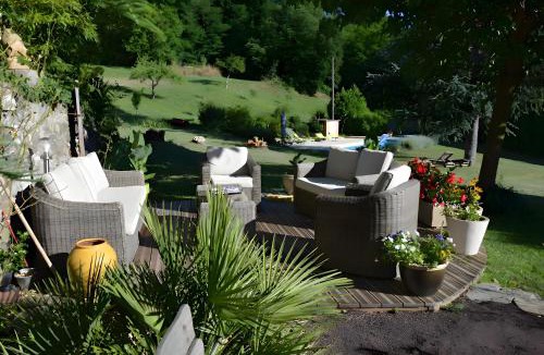 Jaujac Bed & Breakfast | Chambre confortable avec piscine