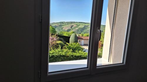 Saint-Romain-en-Gal Apartment | Chambre cosy au calme