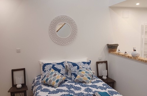 Neufmaisons Bed & Breakfast | Chambre d'Emma, whirlpool bath, free Wi-Fi, free private parking