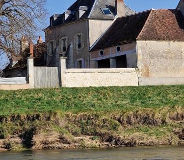 La Marche Bed & Breakfast | Chambre d'hôtes "Au bord de Loire"