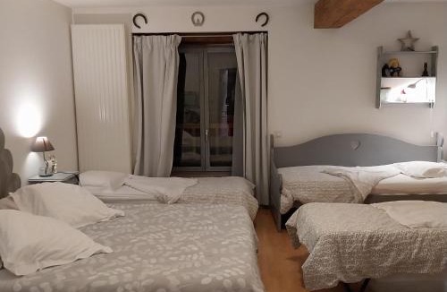 Lescheroux Bed & Breakfast | Chambre d'Hôtes Familiale la Jument Grise