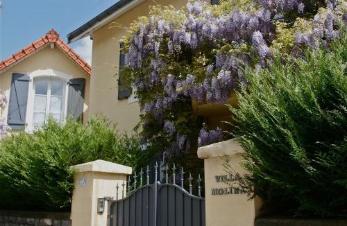 Saint-Jean-Baptiste Bed & Breakfast | Chambre d'Hôtes La Villa Molina