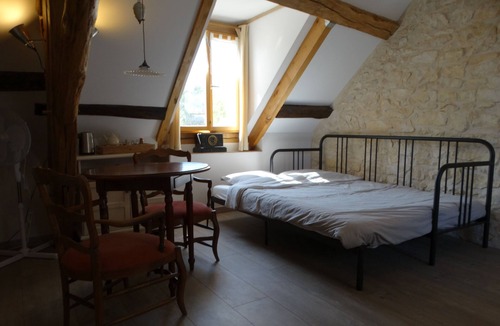 Herry Bed & Breakfast | Chambre d'hôtes Le Corbier, an ideal resting place in central France.