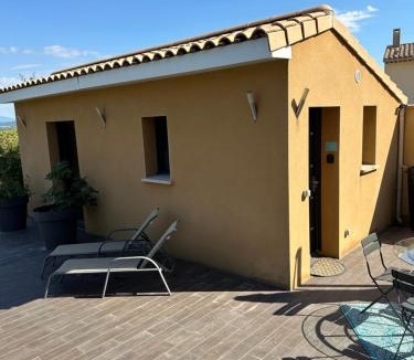 Colonzelle House | Chambre dans le jardin et sa SDB indépendante
