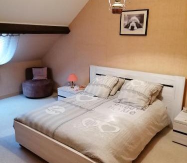 Pierre-de-Bresse Bed & Breakfast | Chambre et salon indépendants chez l'habitant