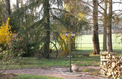 Saligny-sur-Roudon Bed & Breakfast | Chambre familiale proche du PAL -Cardamome-