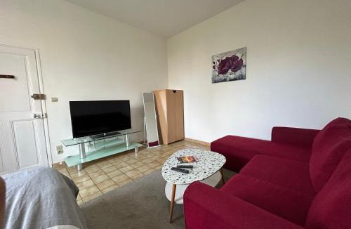Montceau-les-Mines House | Chambre