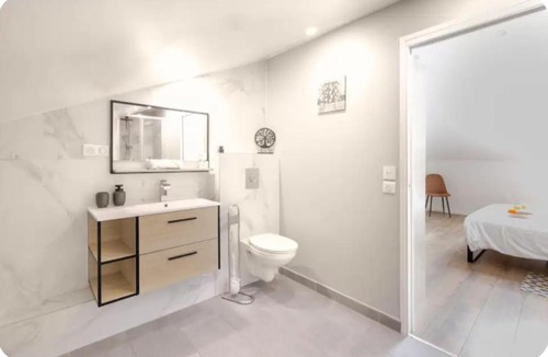Sainte-Genevieve-des-Bois Apartment | Chambre Attrape rêves