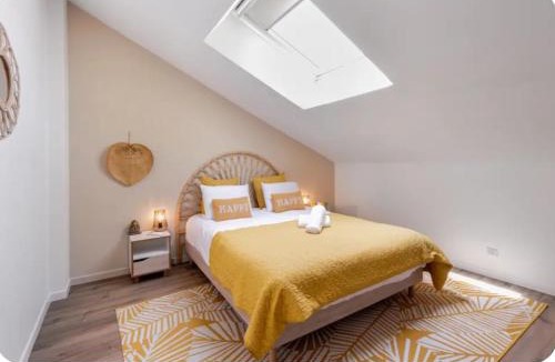 Sainte-Genevieve-des-Bois Apartment | Chambre Isis