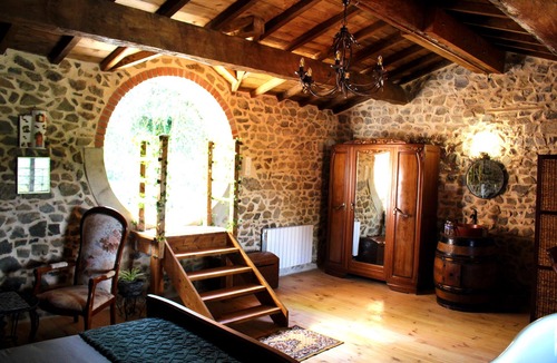 Lantignie Bed & Breakfast | CHAMBRE HOBBIT HOME