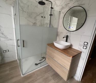 Bondy House | Chambre meublée indépendante 15 min Paris Gare nord