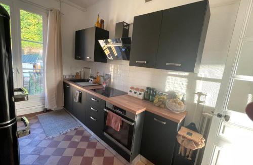 Contrexeville House | Chambre paisible face aux thermes-ch1- Check après 16h30