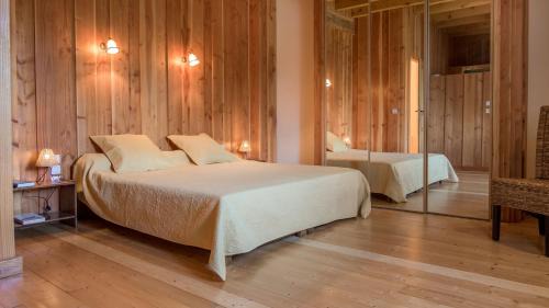 Le Clerjus Bed & Breakfast | Chambre Printanière, Maison d'hôtes La Landre