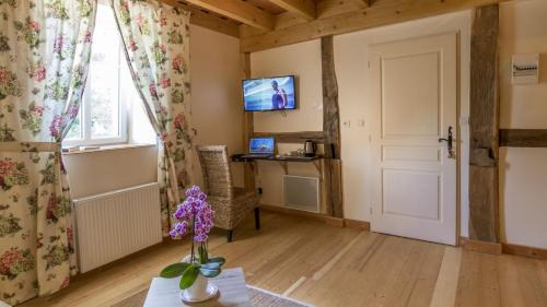 Le Clerjus Bed & Breakfast | Chambre Printanière, Maison d'hôtes La Landre