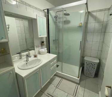 Vandoeuvre-les-Nancy House | Chambre privée bambou cosy et lumineuse