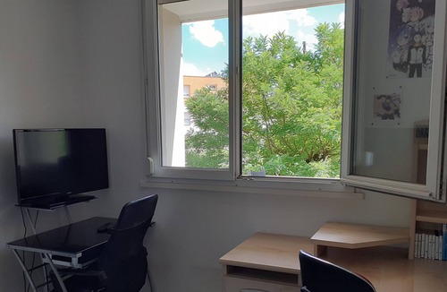 Up 1.5 Saint-Ferreol Bed & Breakfast | Chambre Privee Dans Appartement